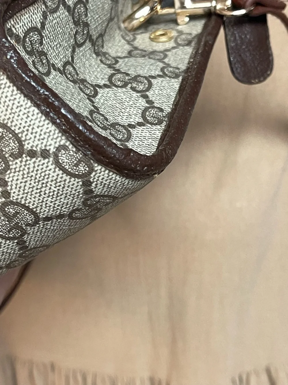 Authentic Gucci vintage Gucci GG canvas crossbody bag 97.01.037 - Picture 9 of 15